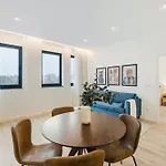 Republica Pearl, A Coastal Gem In شقة *
