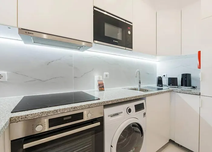 Republica Pearl, A Coastal Gem In Appartamento